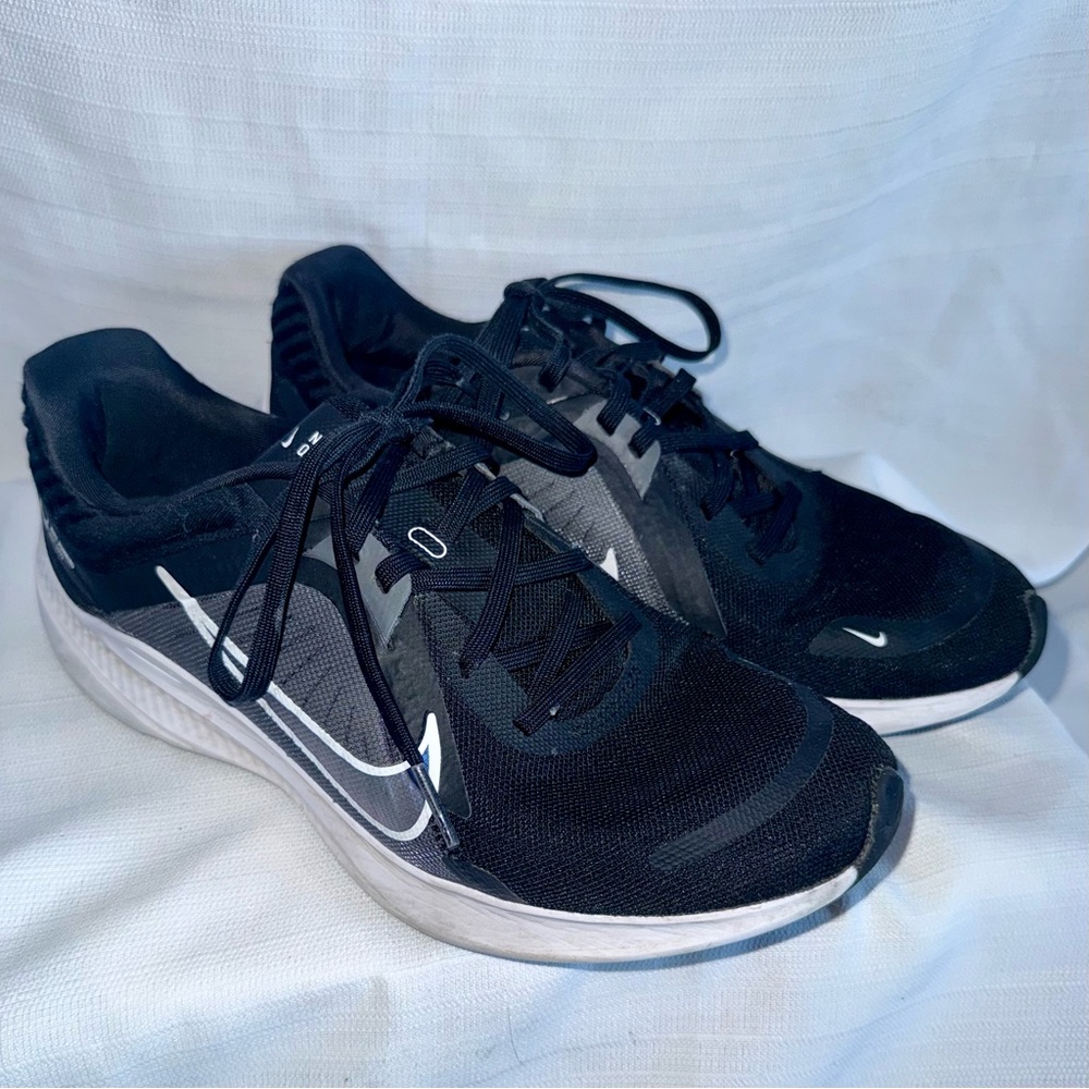Nike Quest 5 Running Shoes Womens Size 8.5